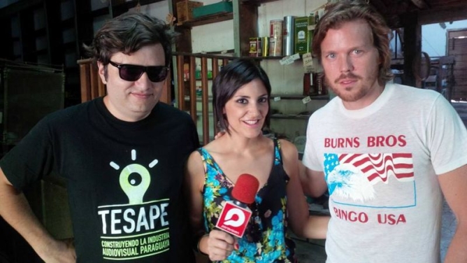 Lu Sapena con Jorge Bedoya y Nathan Haase realizadores de Luna de Cigarras 