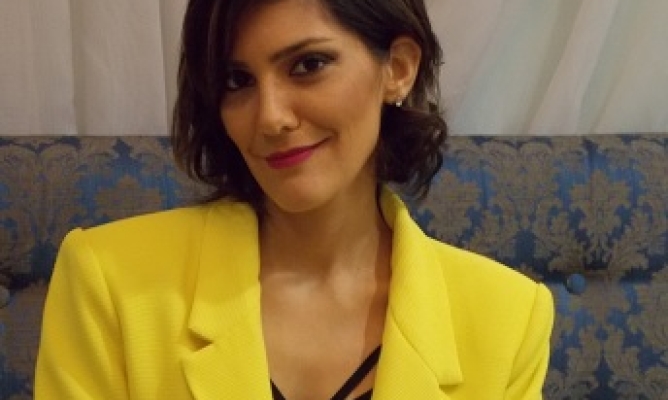 Lucía Sapena trabajando en "Los Ángeles e invitada al programa "Showbiz" de CNN.