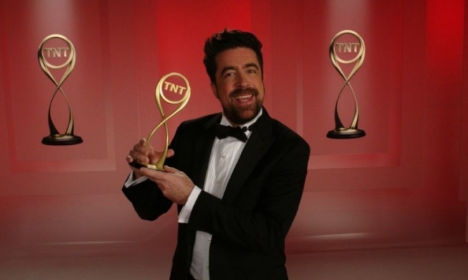 Rafa Sarmiento, la voz detras del los Oscars de TNT