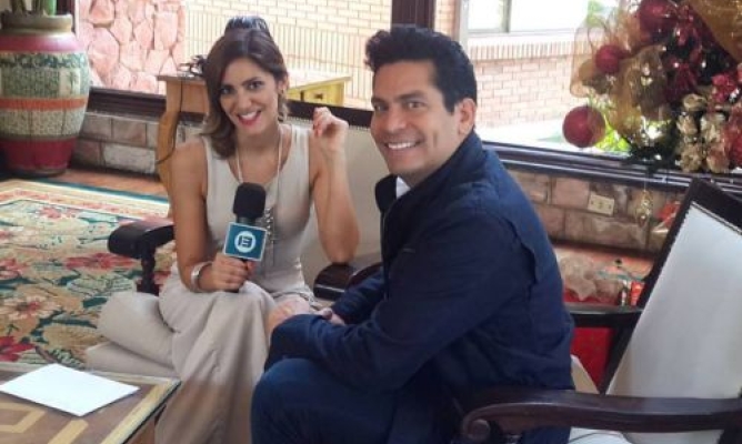 Lucía Sapena entrevistó a Ismael Cala en Paraguay para Canal 13.
